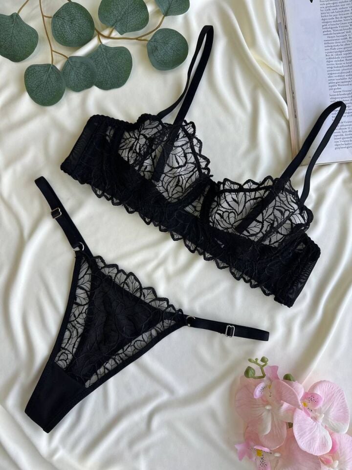 Pure Black Balenli İşlemeli İç Çamaşırı Takımı