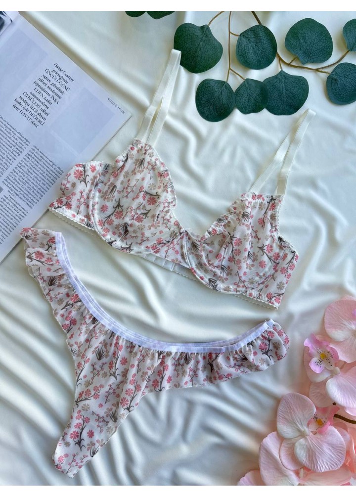 çiçek desenli fırfırlı iç giyim takımı beyaz